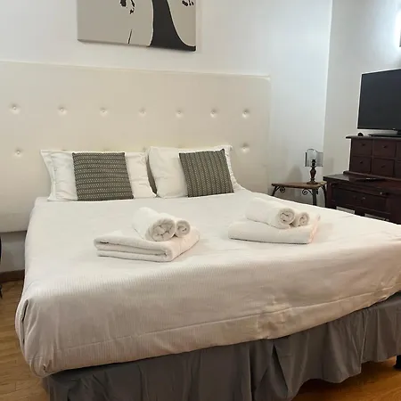 San Vitale 18 By Ghor רומא