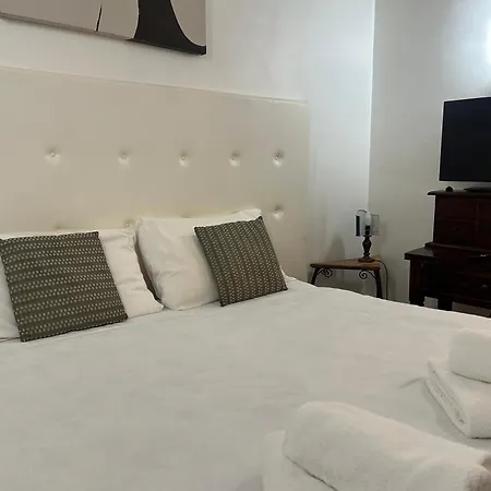 San Vitale 18 By Ghor רומא