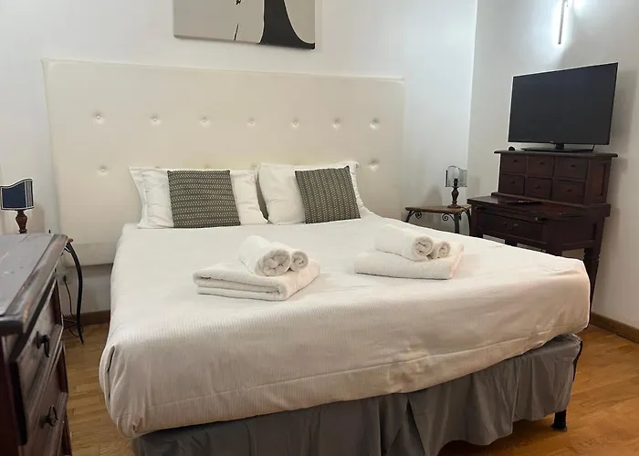 San Vitale 18 By Ghor רומא