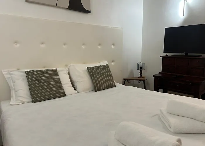 San Vitale 18 By Ghor רומא