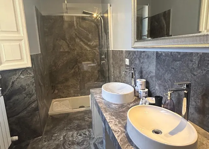 San Vitale 18 By Ghor דירה *